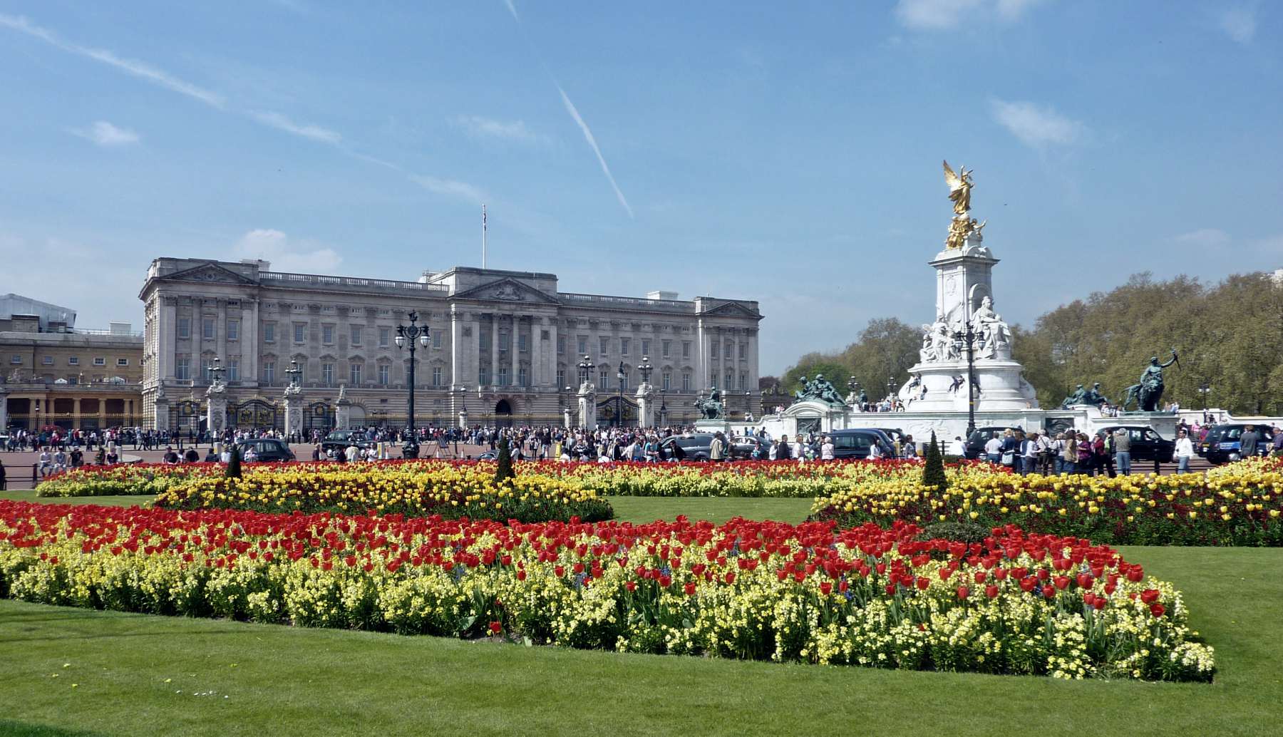 Lets meet the Queen Buckingham Palace in London
