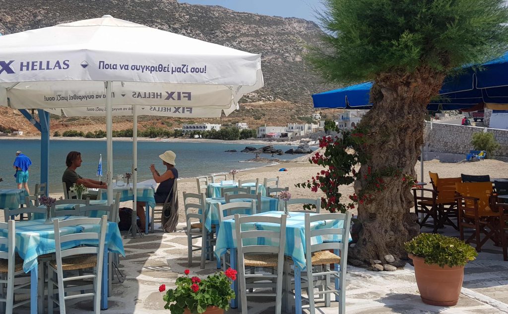 Naxos Greece: Travel Guide 2023 27 Beach cafe in Naxos